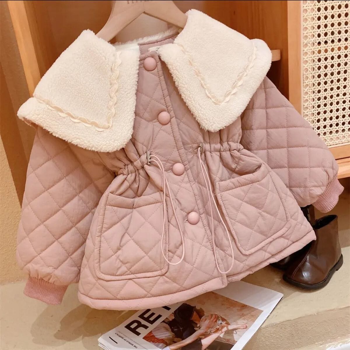طوق معطف نسائي للأطفال من Warm