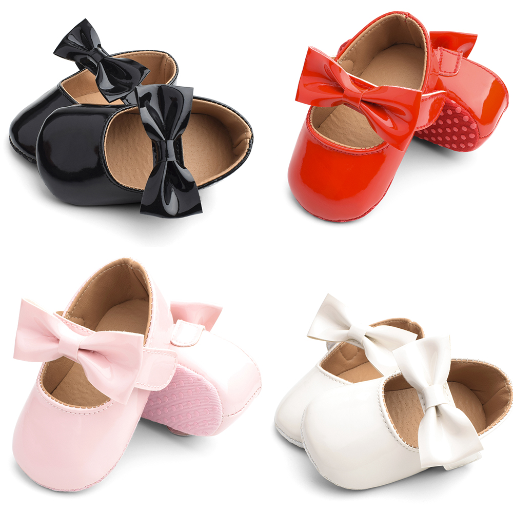 Baby shoes with lace-up