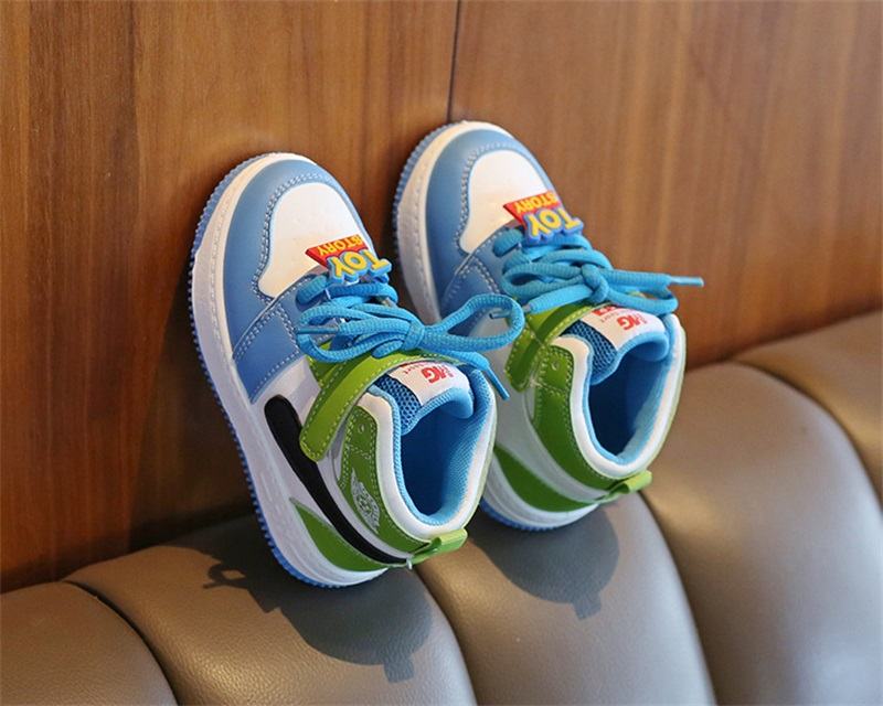 Children's  colored sneakers TOY