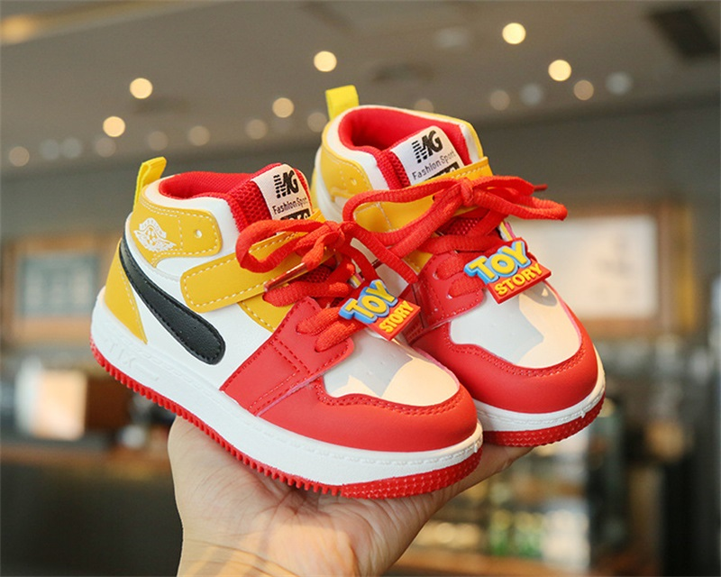 Children's  colored sneakers TOY