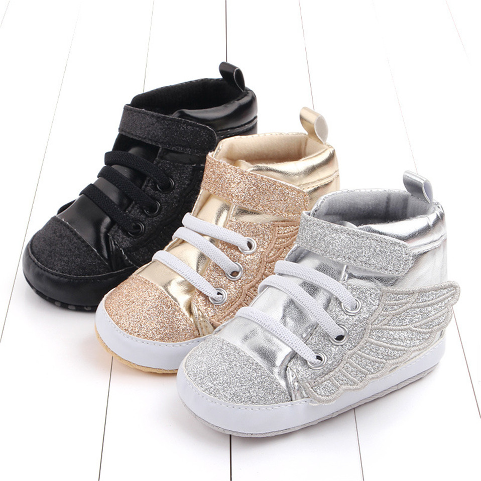 Sneakers for babies with glitter and wings