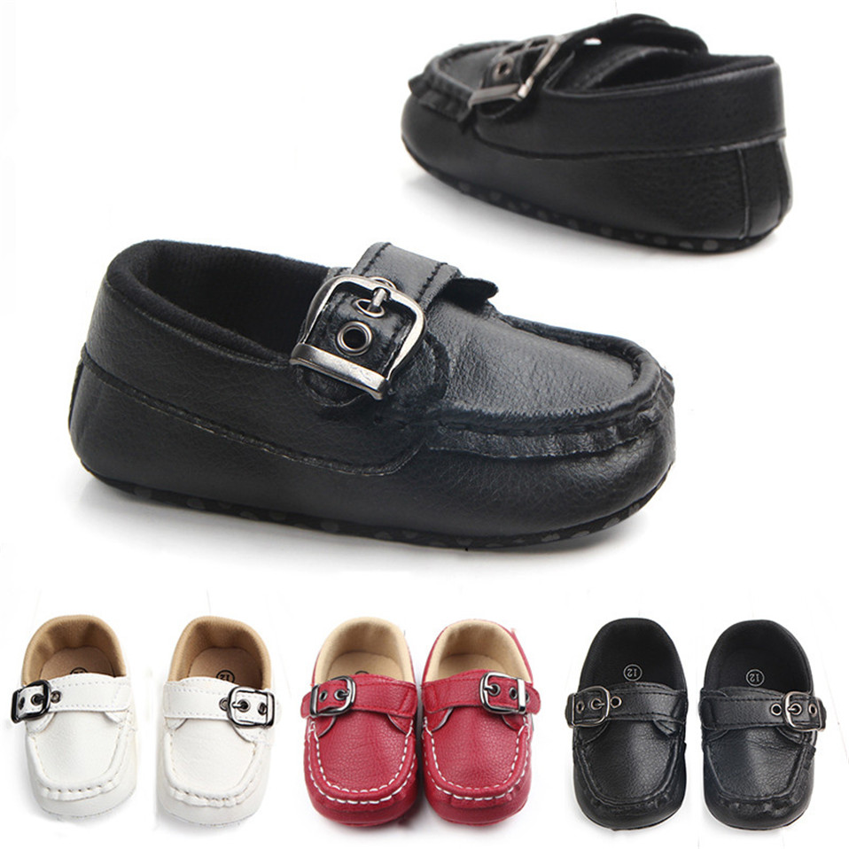 Moccasin with buckle for babies