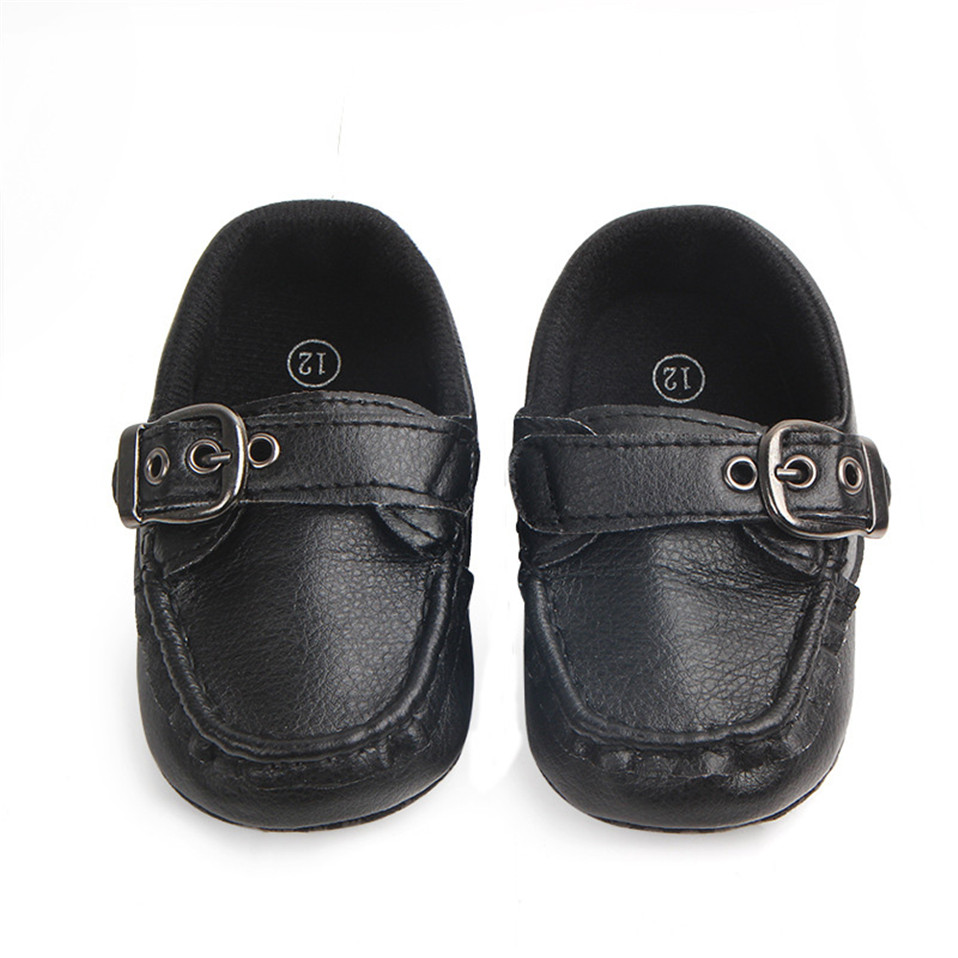 Moccasin with buckle for babies