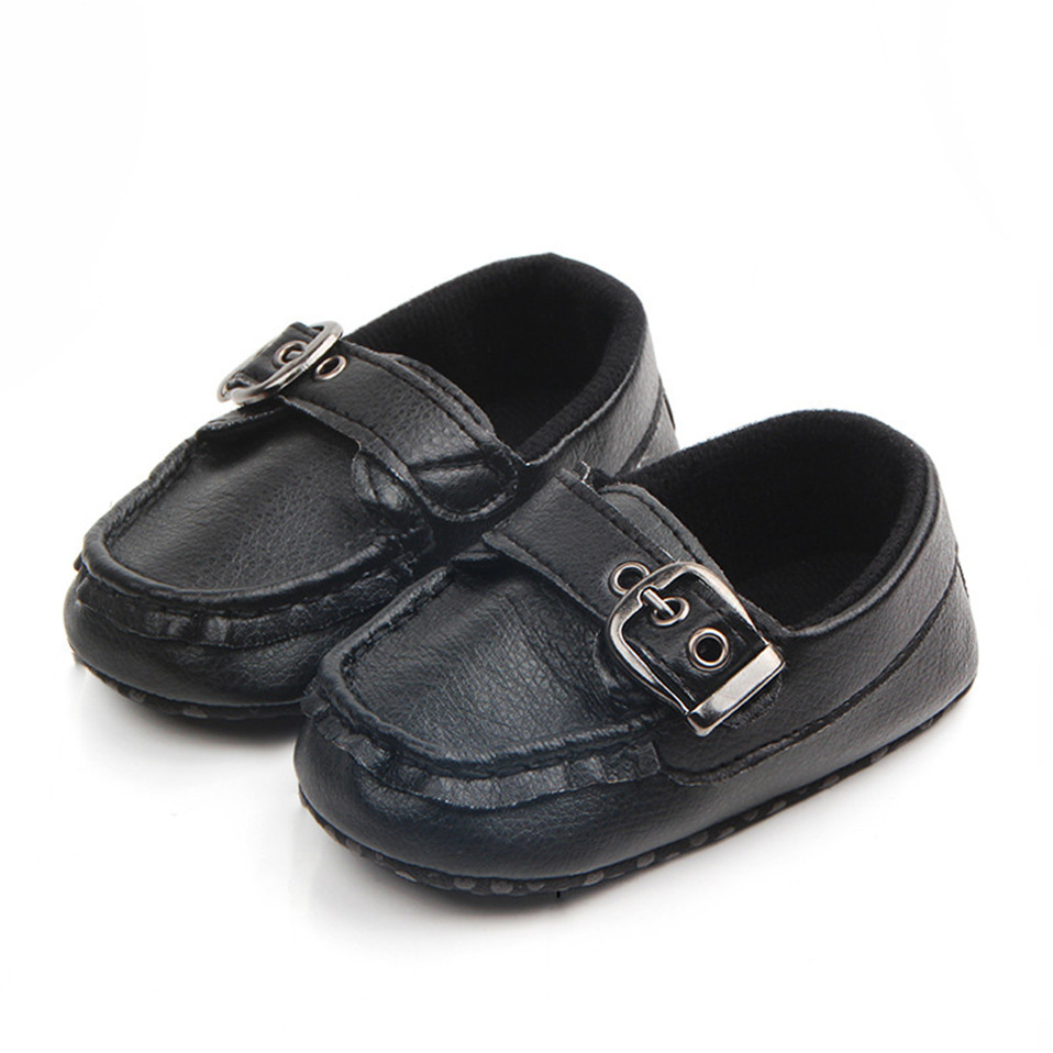 Moccasin with buckle for babies