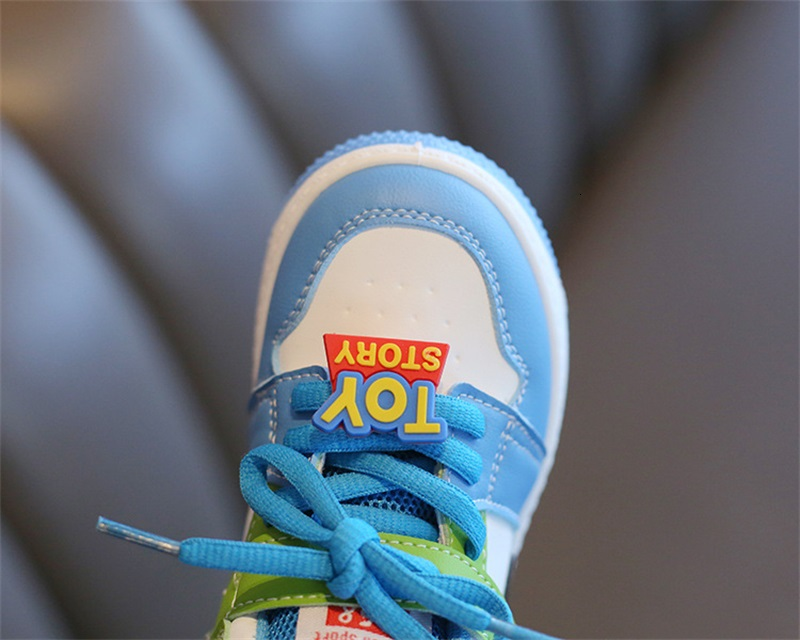 Children's  colored sneakers TOY