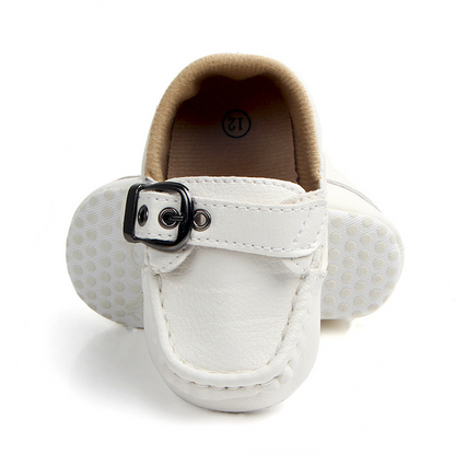 Moccasin with buckle for babies