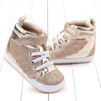 Sneakers for babies with glitter and wings