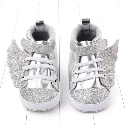 Sneakers for babies with glitter and wings