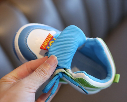 Children's  colored sneakers TOY