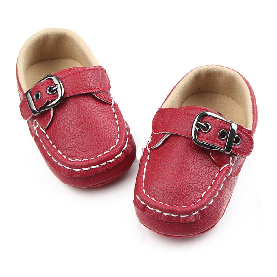 Moccasin with buckle for babies