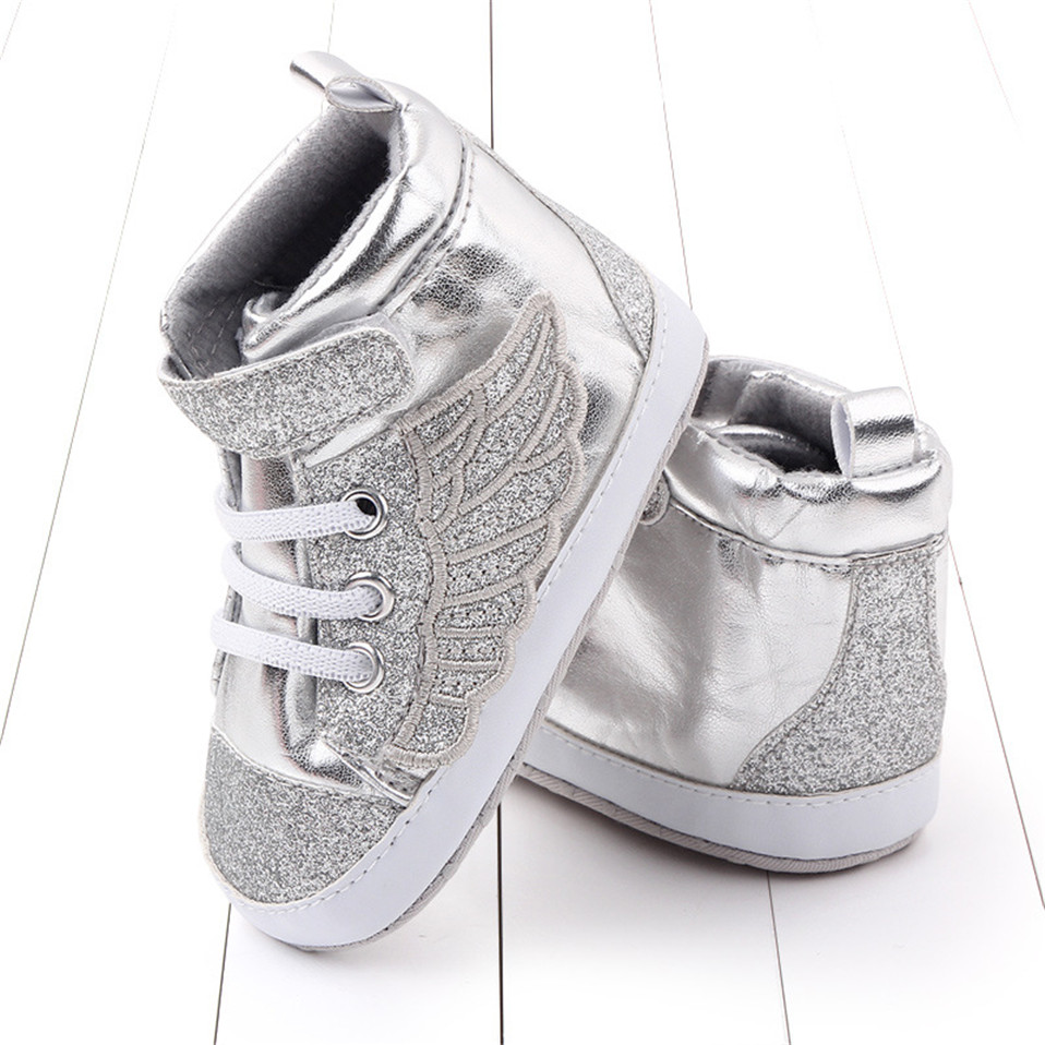 Sneakers for babies with glitter and wings