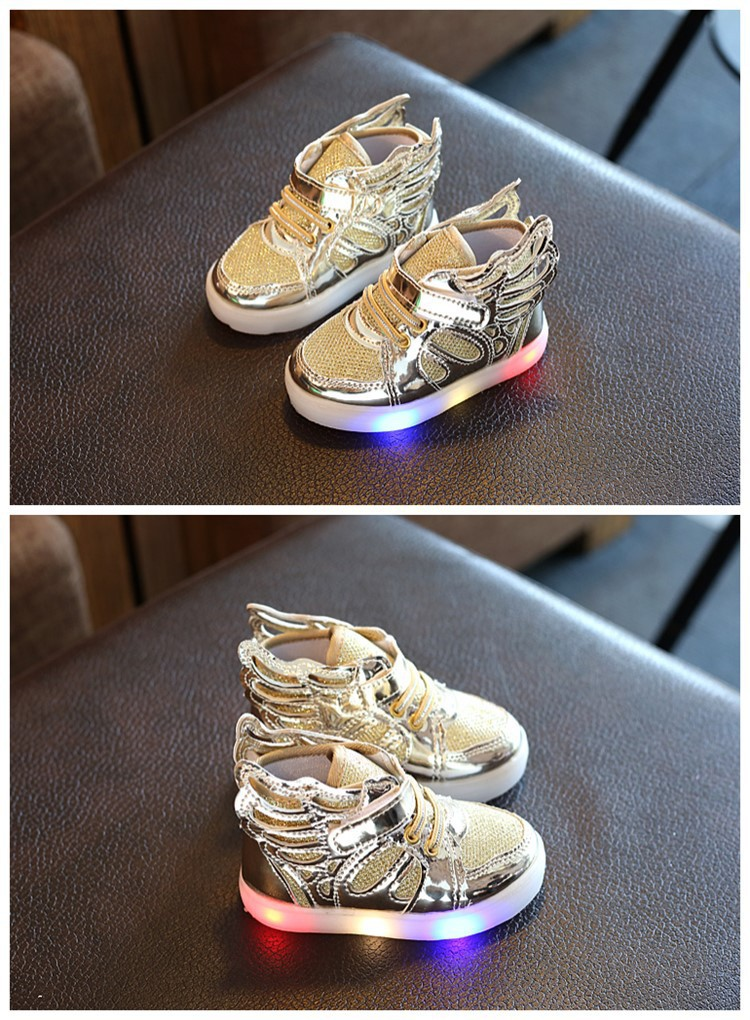 Children's shoe with wing and LED