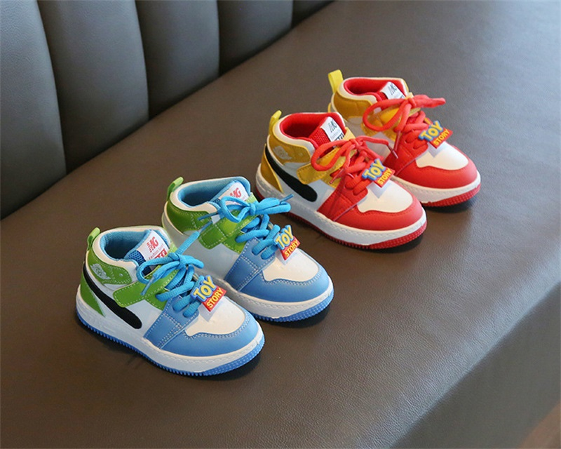 Children's  colored sneakers TOY