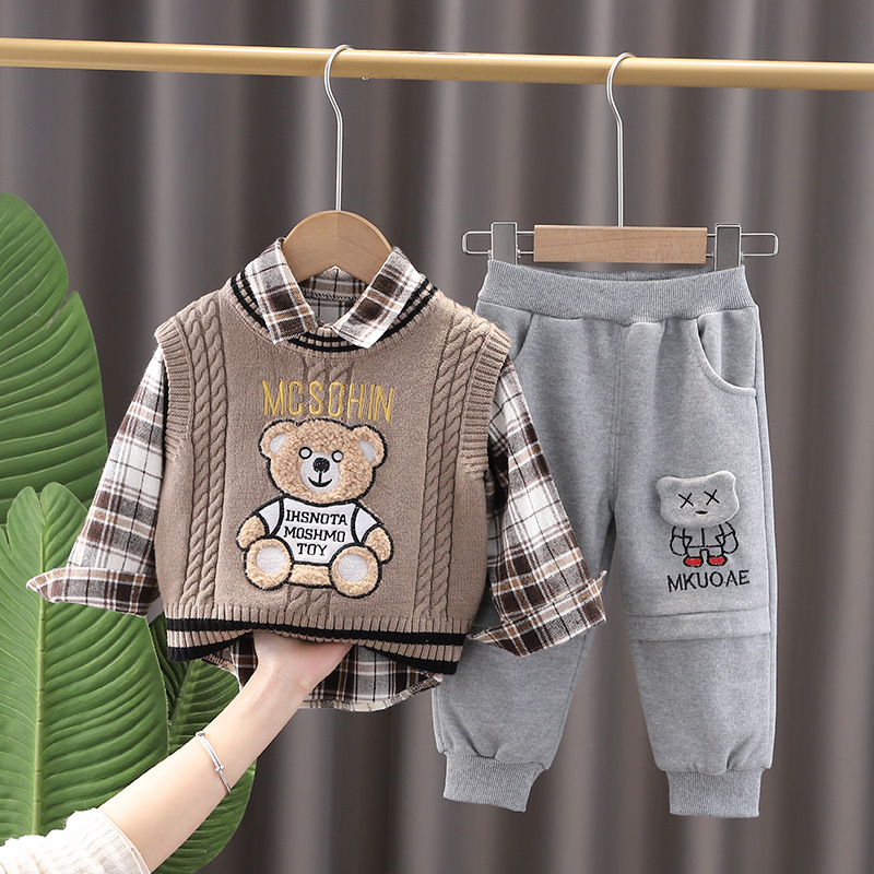 Children's set with bear vest