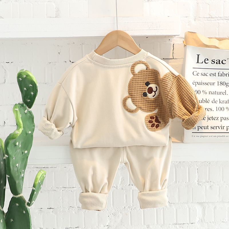 Children's winter set with bear