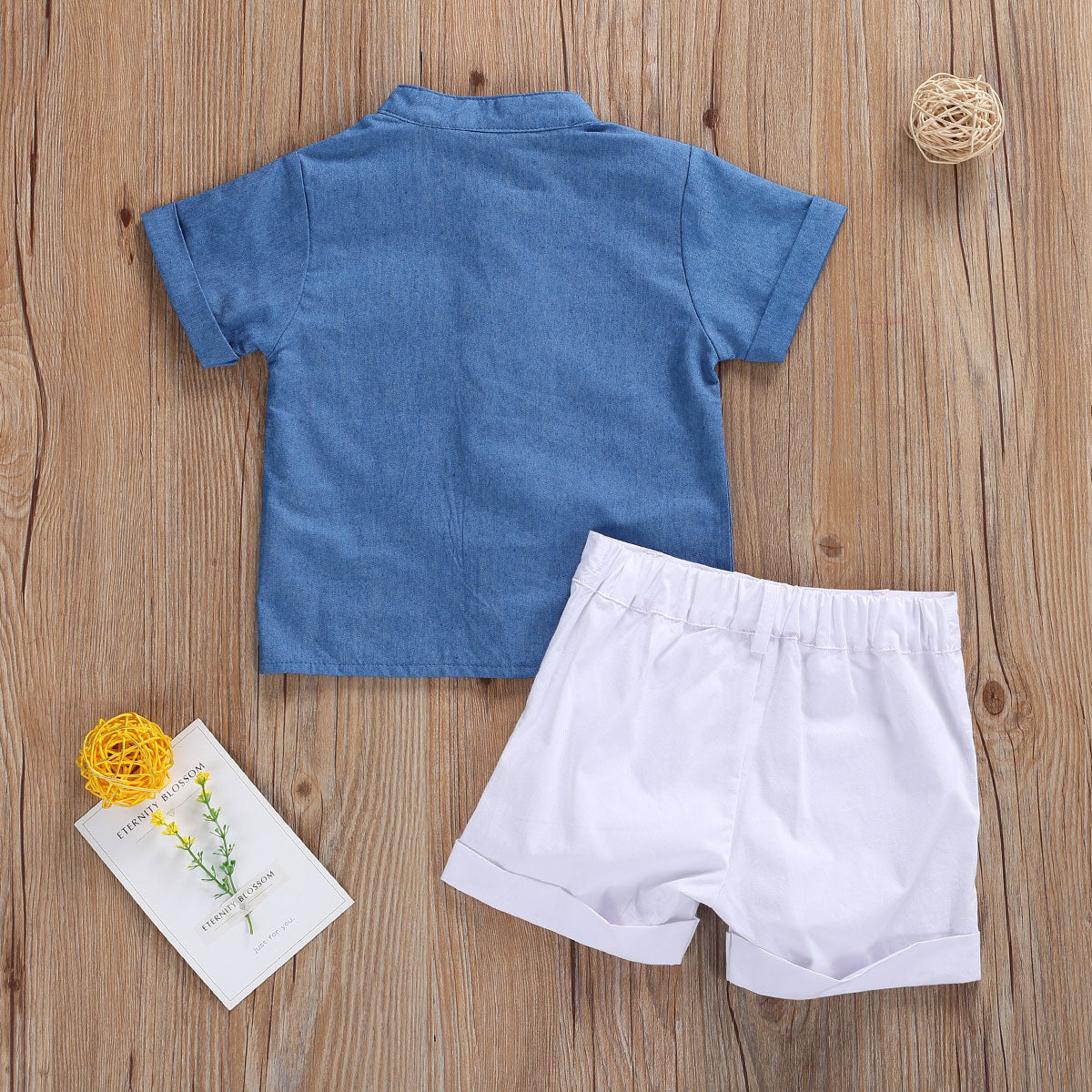 Boys short-sleeved shirt and shorts set