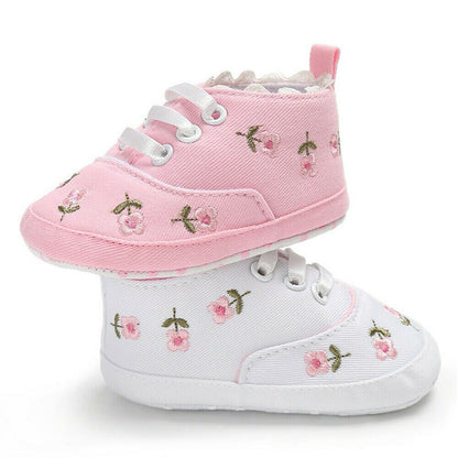 Baby Girl Sneakers with embroidered flowers