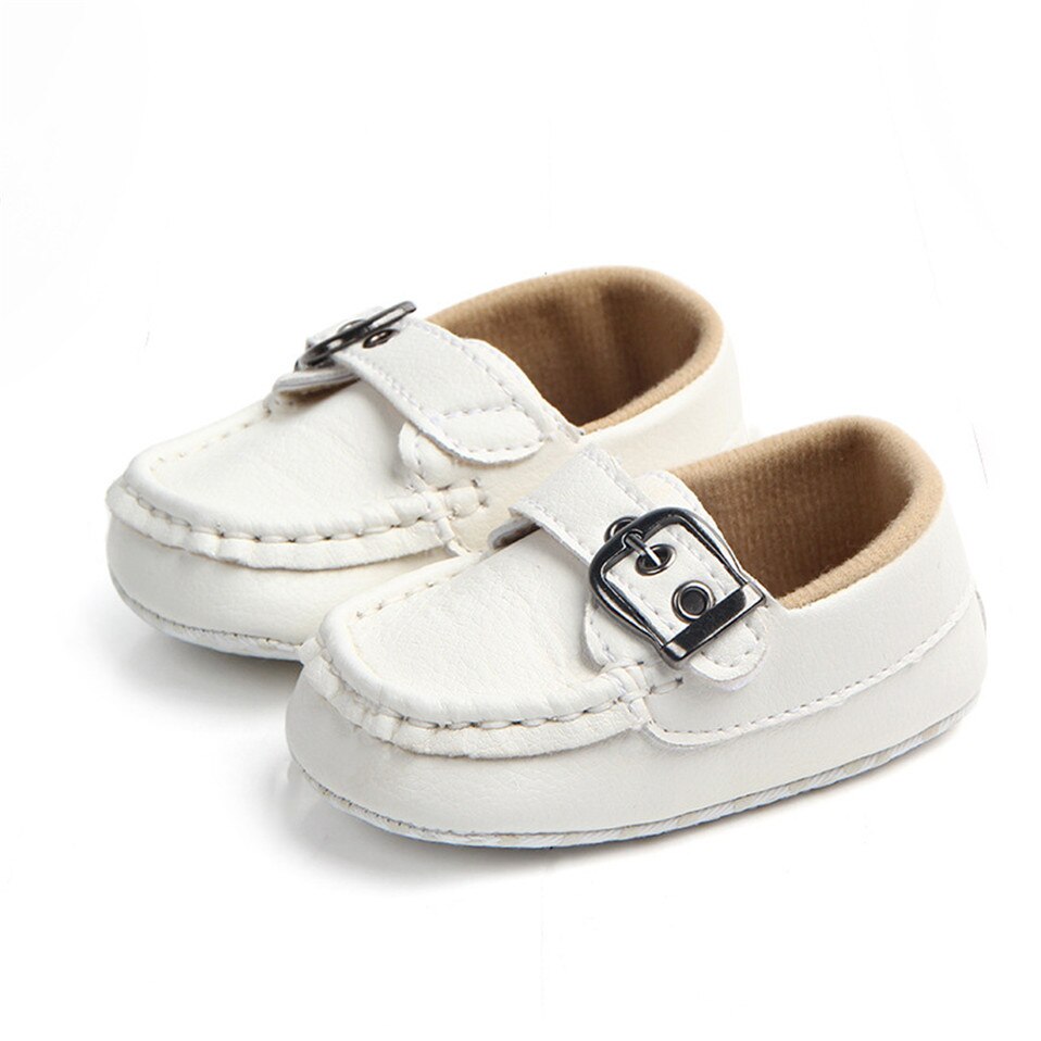 Moccasin with buckle for babies