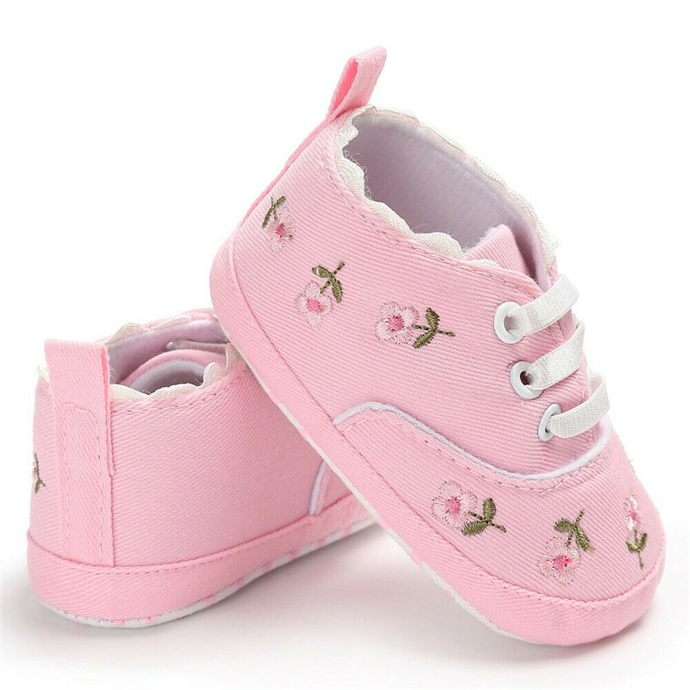 Baby Girl Sneakers with embroidered flowers