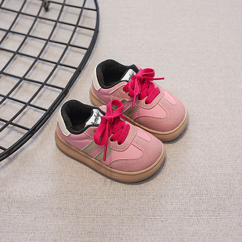 Children's Tennis Shoes with Laces and Stripes