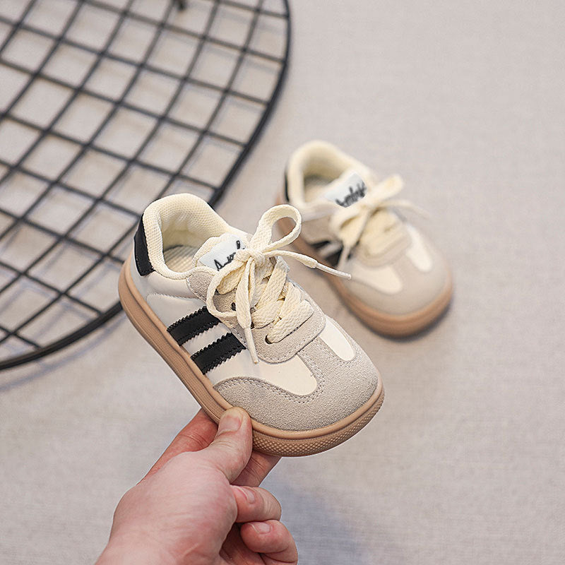 Children's Tennis Shoes with Laces and Stripes