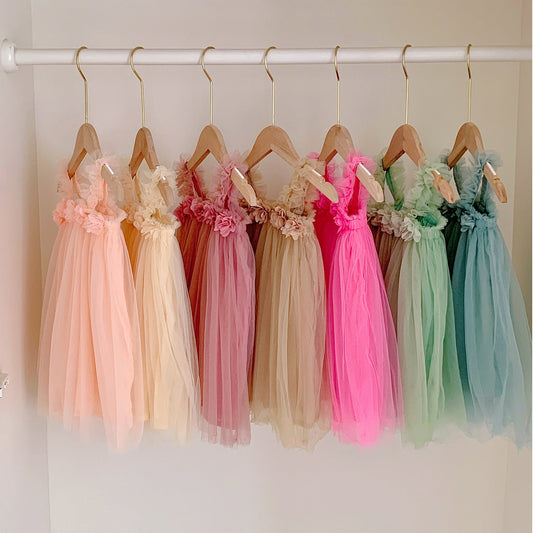 Vestido infantil con flores de tul 