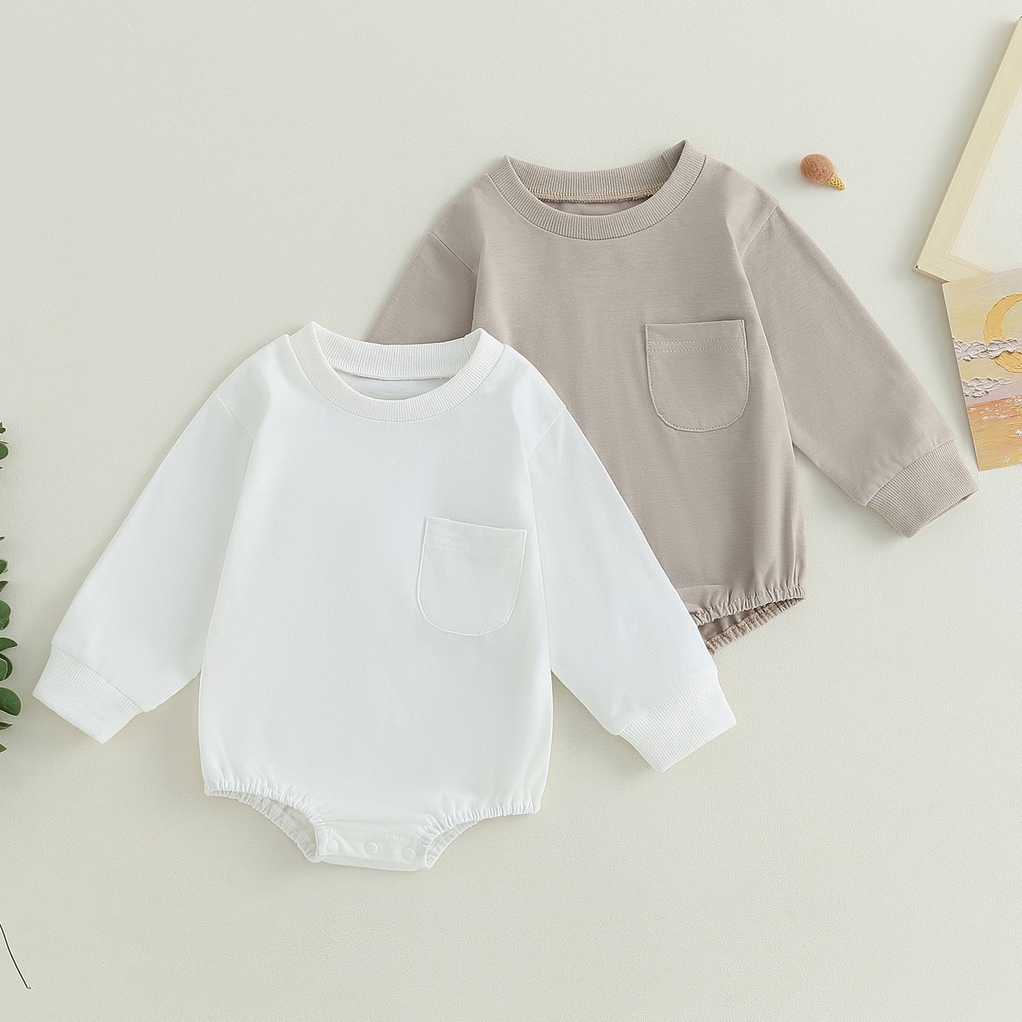 Basic kids bodysuit with pocket