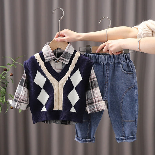 Children's set with vest and plaid shirt