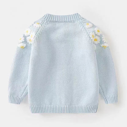 Children's sweater with daisies