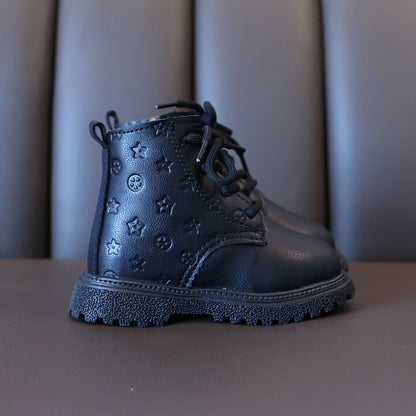 Children's boot with lace-up