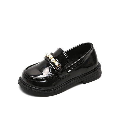 Children's loafers varnished with pearls