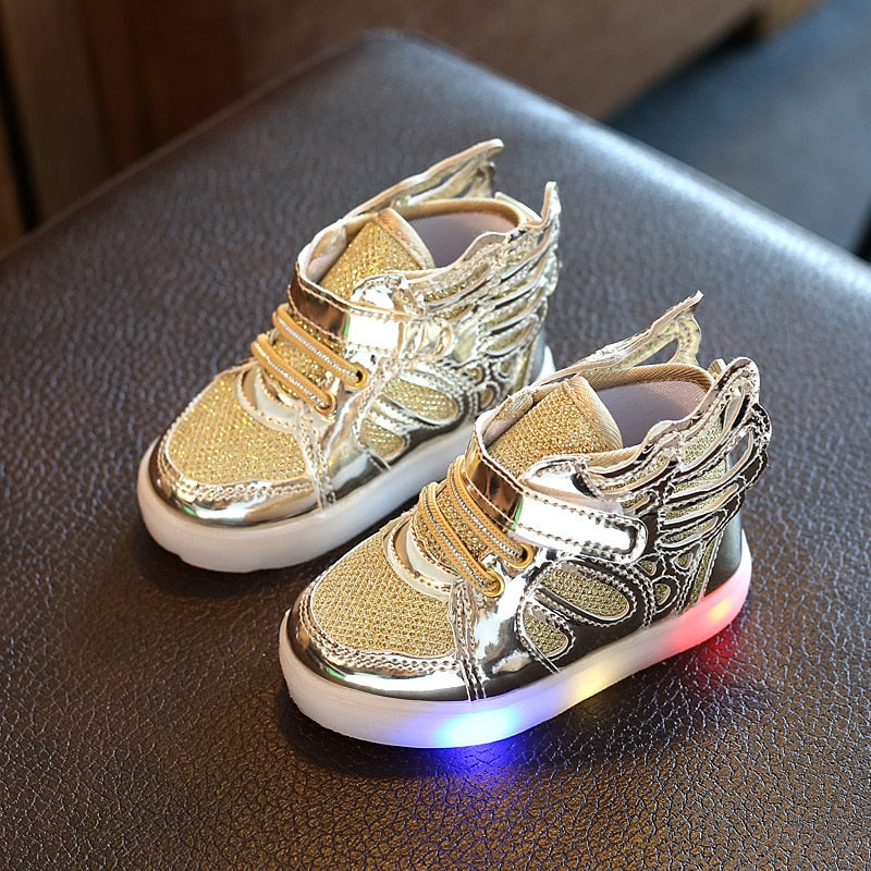 Children's shoe with wing and LED