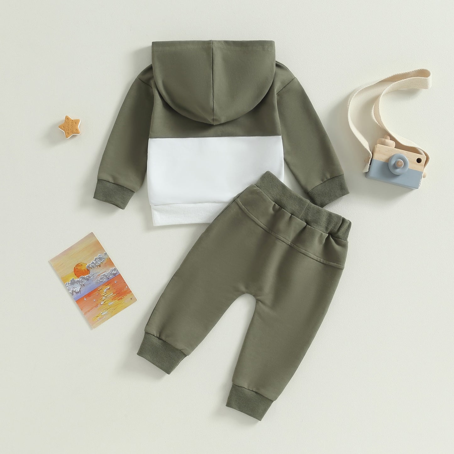 Children's set with hood and pocket