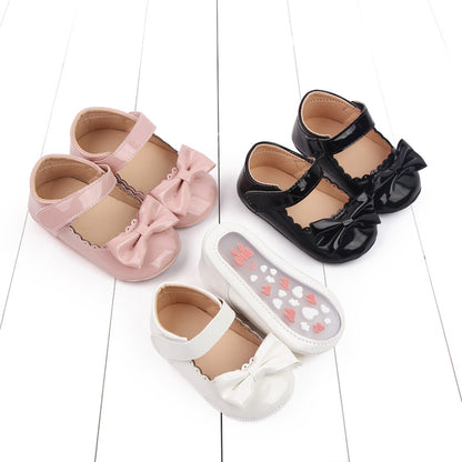 Kids shoes with bow