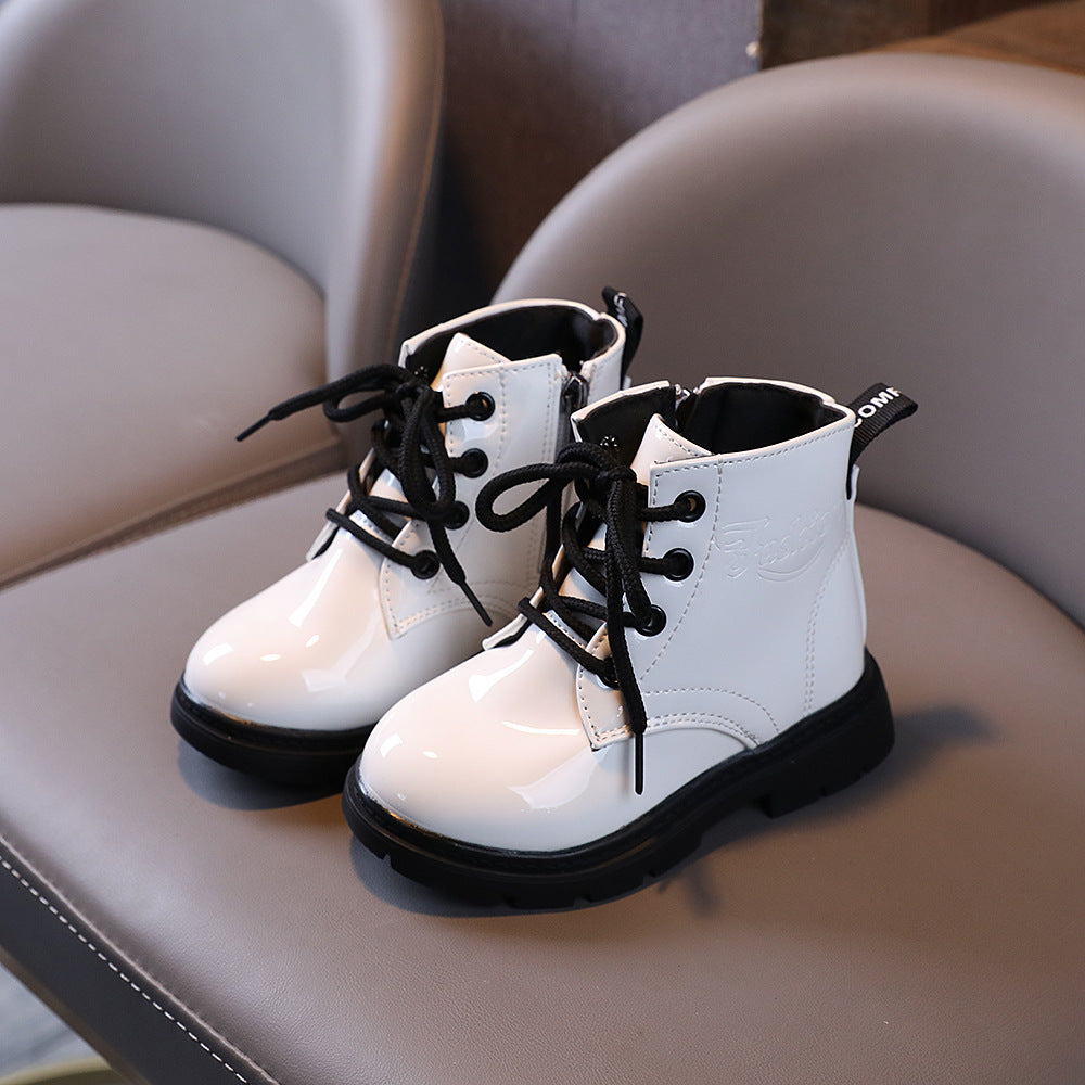 Children's varnish and lace-up boot