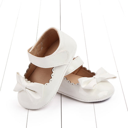 Kids shoes with bow