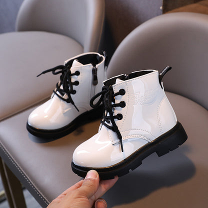 Children's varnish and lace-up boot