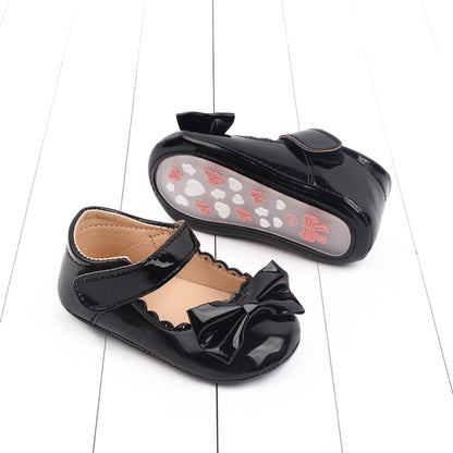 Kids shoes with bow