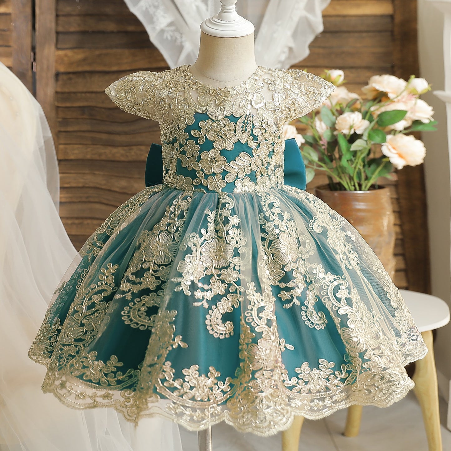 Party dress with lace and bow