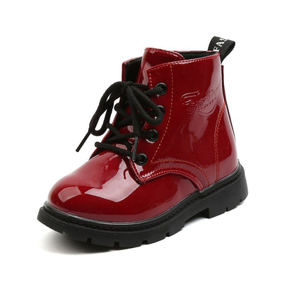 Children's varnish and lace-up boot