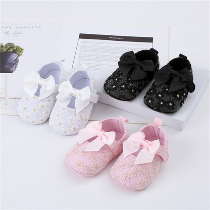 Children's shoes embroidered with bow