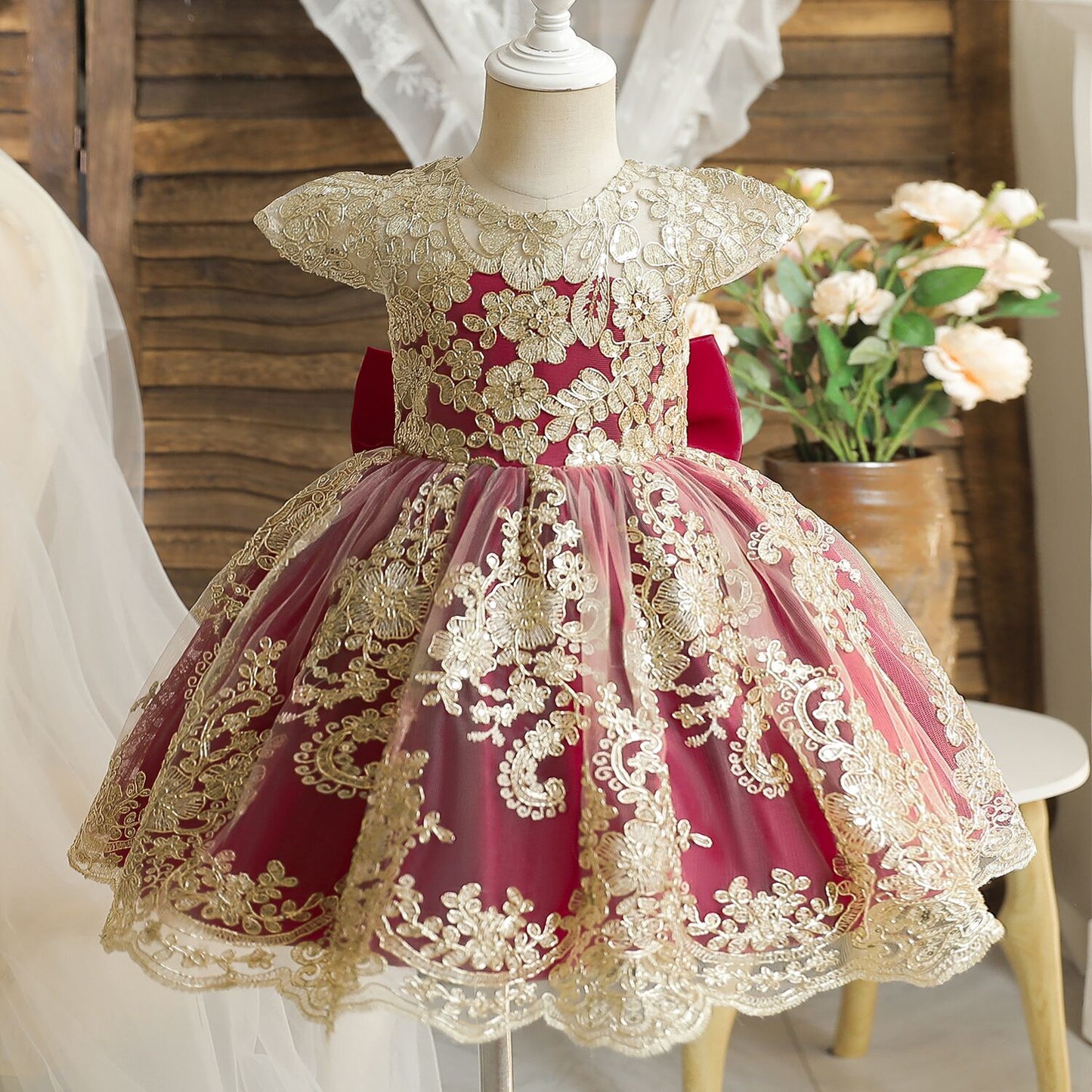 Party dress with lace and bow