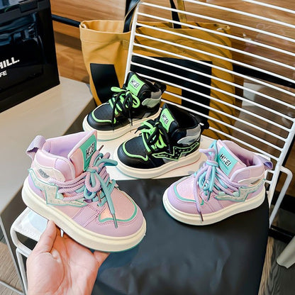 Children's boot-style sneakers with laces