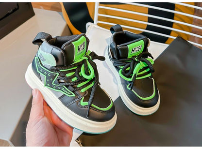 Children's boot-style sneakers with laces