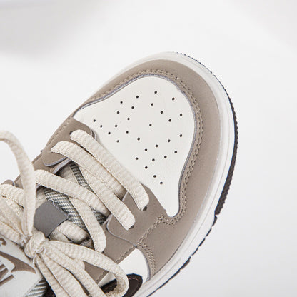 Stylish NK children's sneakers with laces