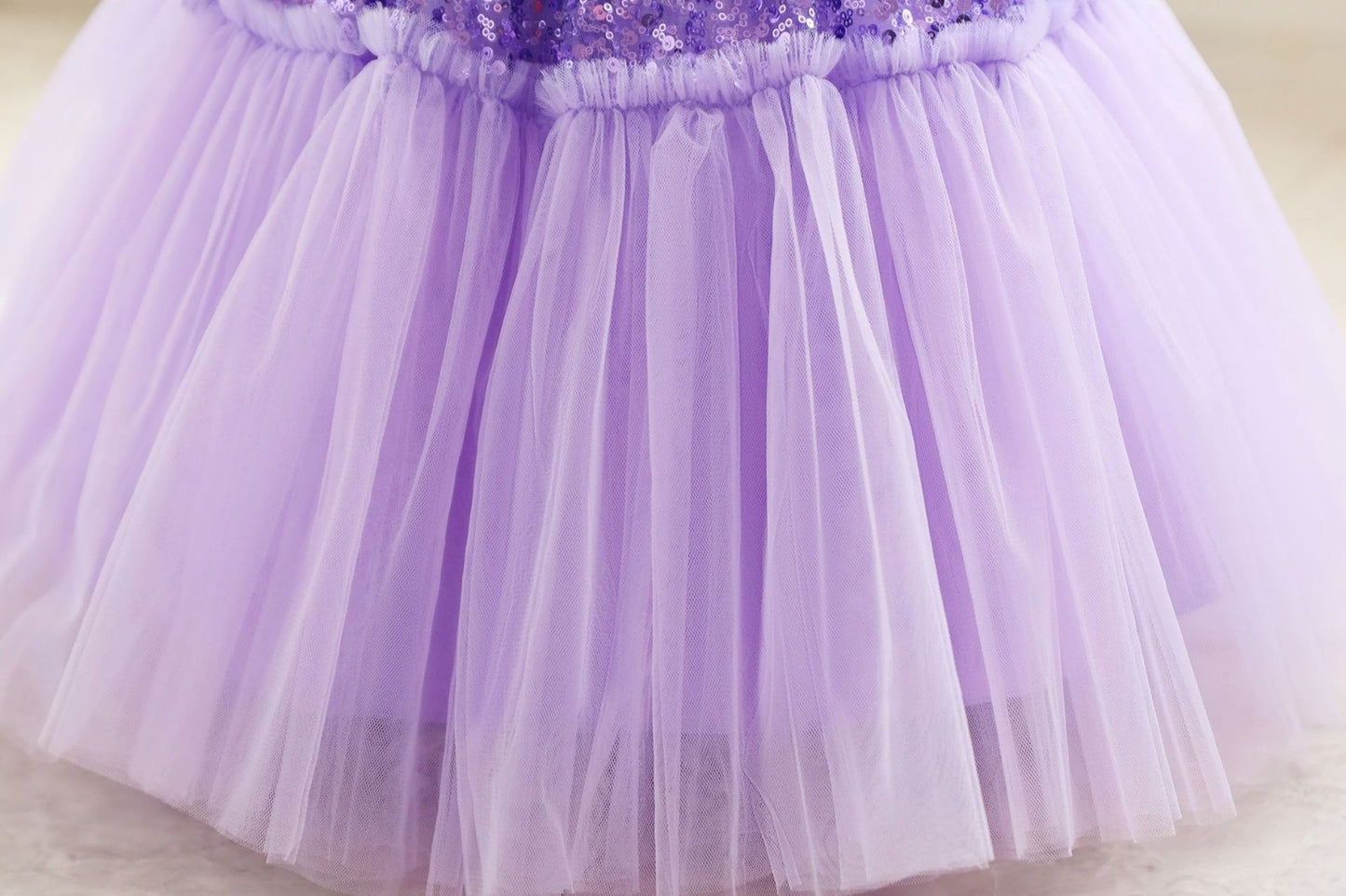 Children's party dress with shiny sequins