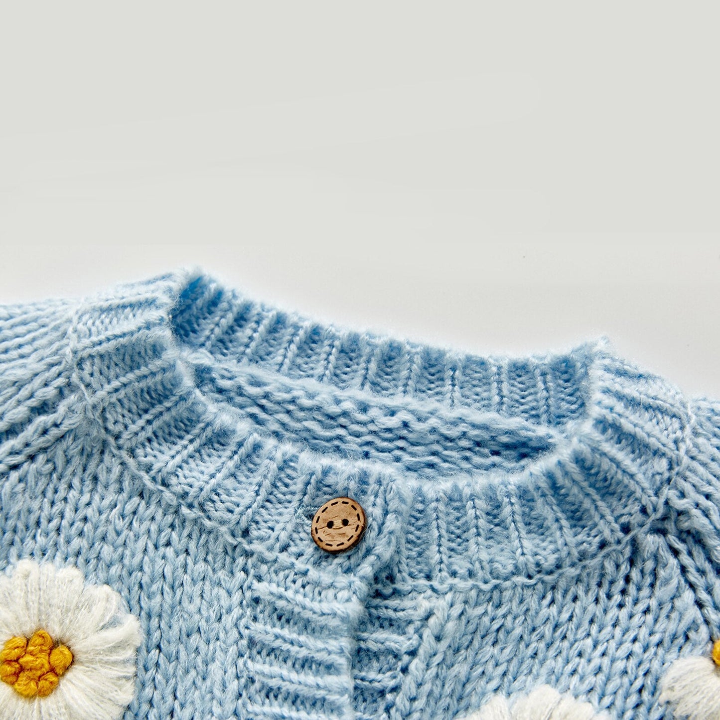 Cardigan Daisy