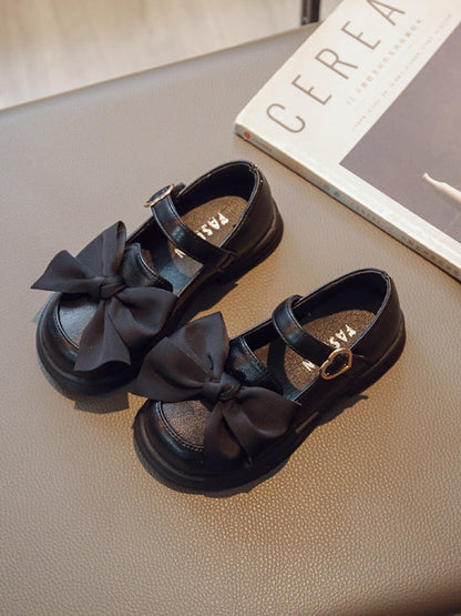 Bow Tie Shoes Heart Closure