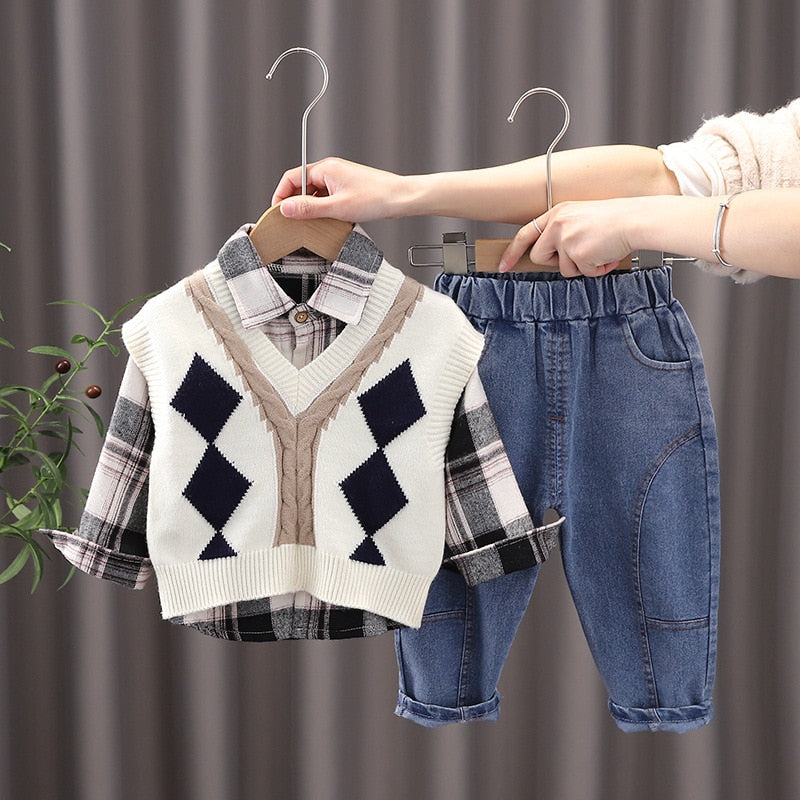 Children's set with vest and plaid shirt